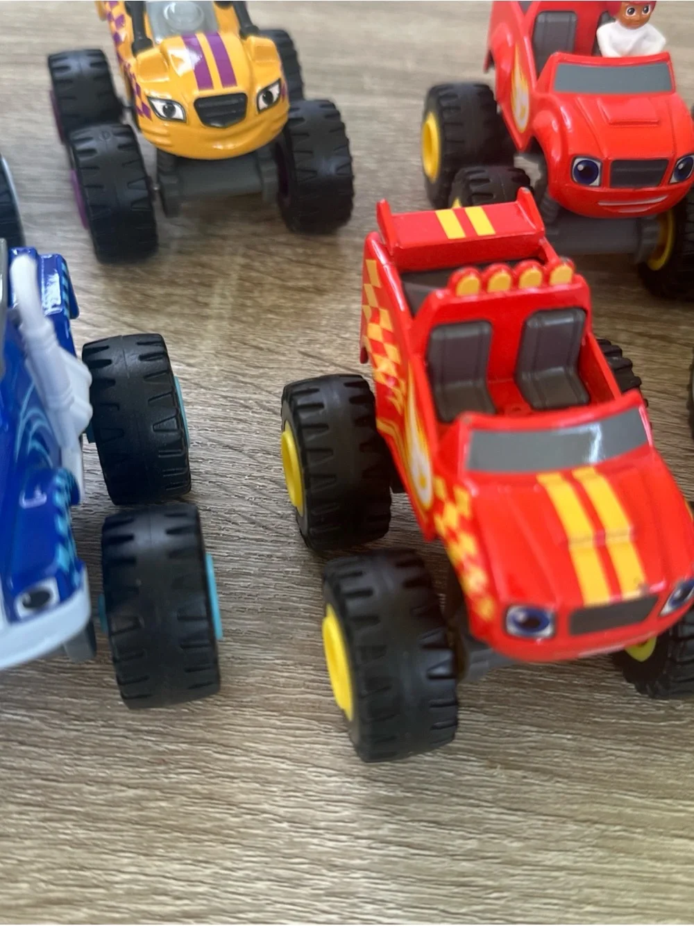 Blaze and the Monster Machines Lot Figures Set of 9